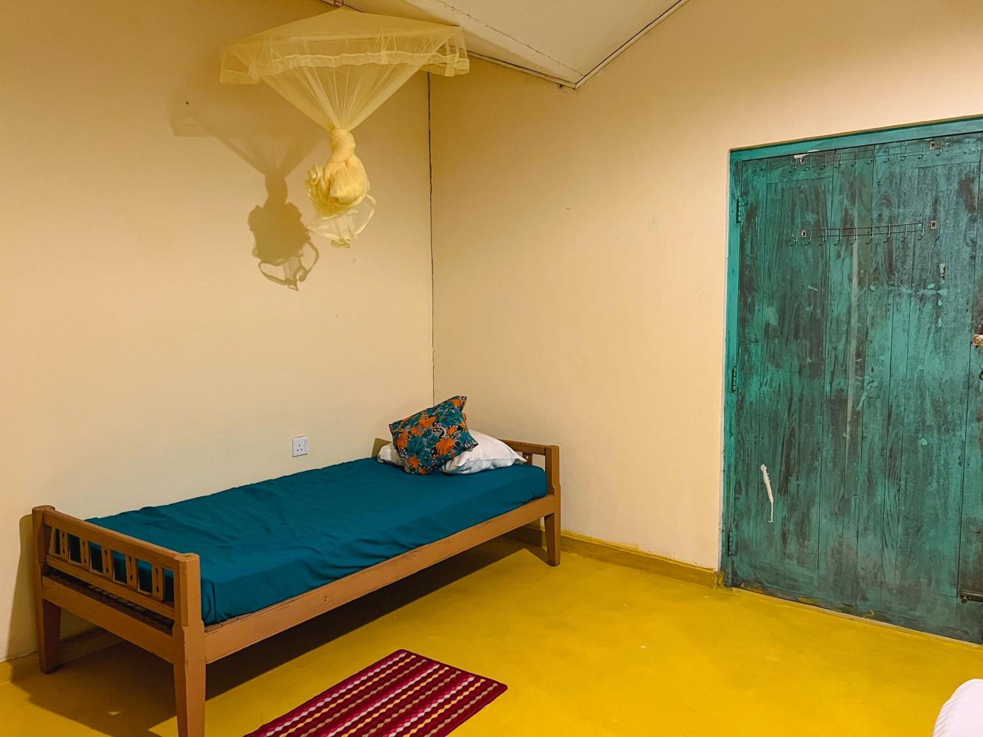 Lazy Monkey Surfhostel - Sri Lanka ديكويلاّ تين المظهر الخارجي الصورة