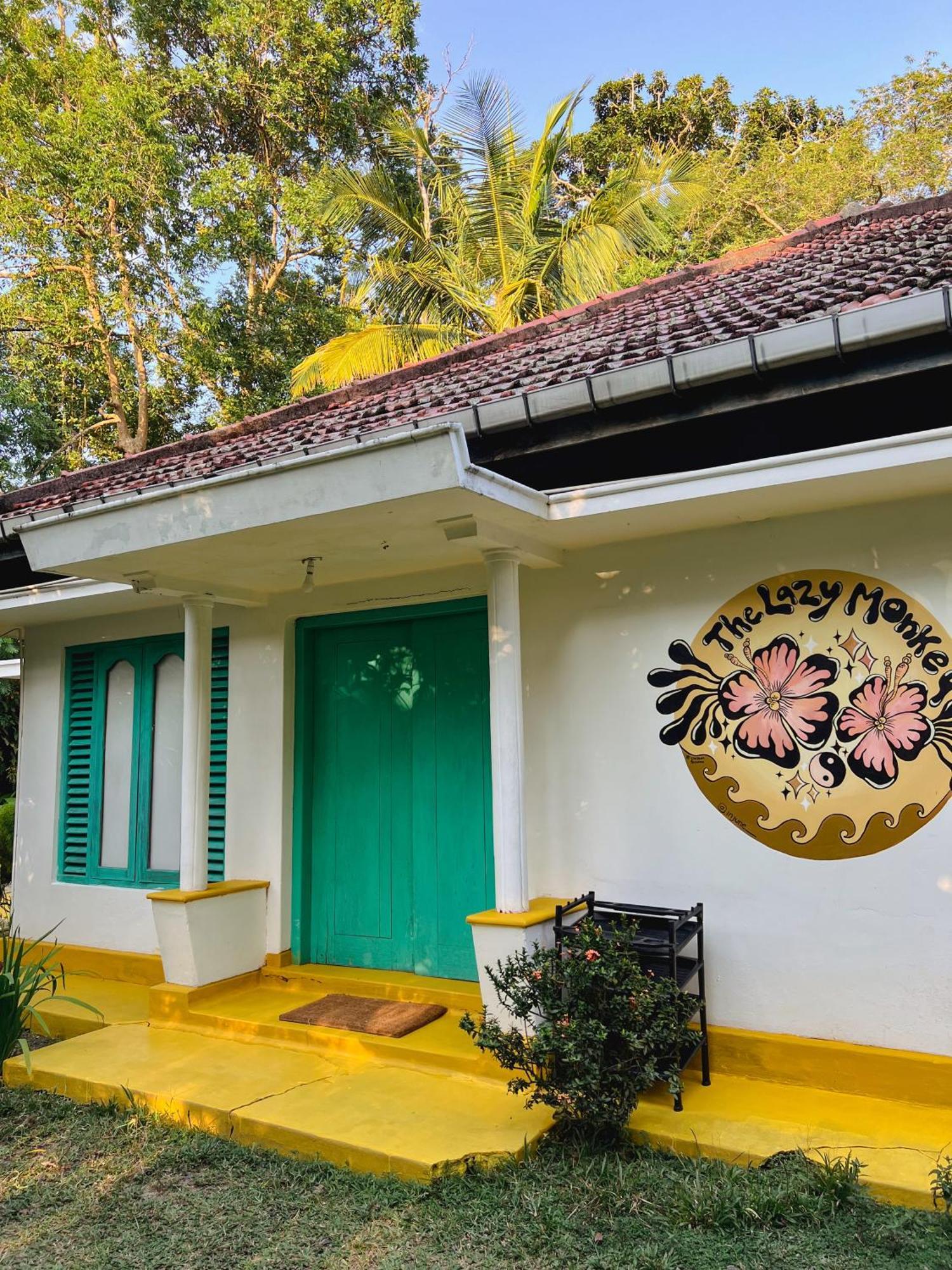 Lazy Monkey Surfhostel - Sri Lanka ديكويلاّ تين المظهر الخارجي الصورة